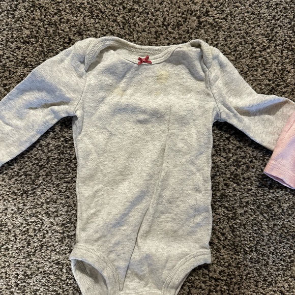 Carter’s long sleeve onesies - Picture 2 of 7